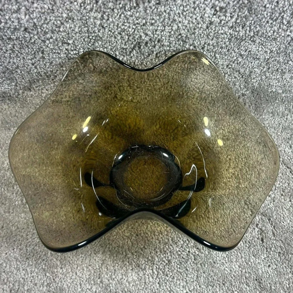 Smoky Brown Handkerchief Art Glass Bowl Ruffled‎ Rim Decorative